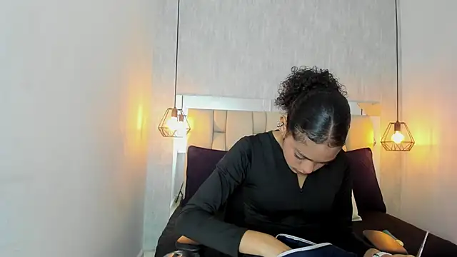 Snapshot of Alahia_Baiter chatting on December 6, 11:33 am Alahia Baiter online show from December 6, 11:33 am