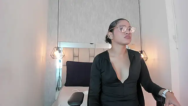 Snapshot of Alahia_Baiter chatting on December 10, 11:32 am Alahia Baiter online show from December 10, 11:32 am