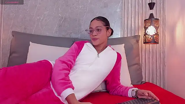 Snapshot of Alahia_Baiter chatting on December 24, 11:28 am Alahia Baiter online show from December 24, 11:28 am