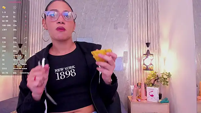 Snapshot of Alahia_Baiter chatting on January 24, 11:37 am Alahia Baiter online show from January 24, 11:37 am