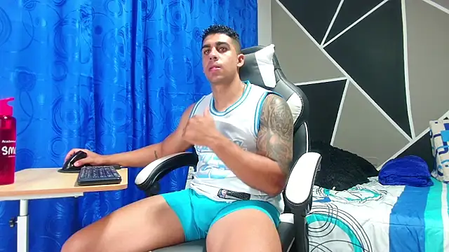 Snapshot of astrom_greyy chatting on November 1, 11:18 pm astrom greyy online show from November 1, 11:18 pm