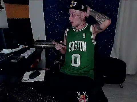 Snapshot of patrik_tattoo_ chatting on December 29, 4:27 am patrik tattoo online show from December 29, 4:27 am