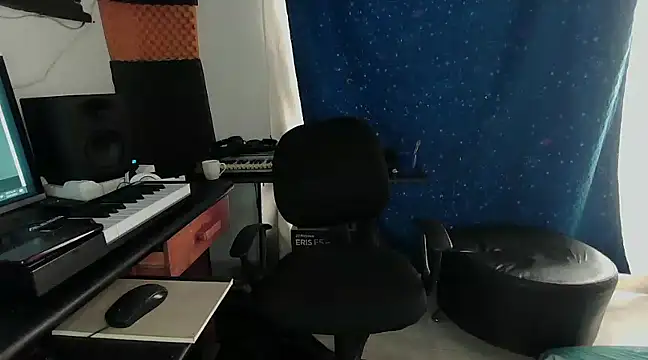 Snapshot of patrik_tattoo_ chatting on January 22, 3:29 pm patrik tattoo online show from January 22, 3:29 pm