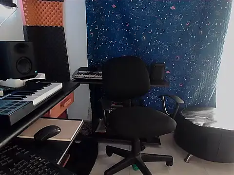 Snapshot of patrik_tattoo_ chatting on January 25, 6:35 pm patrik tattoo online show from January 25, 6:35 pm