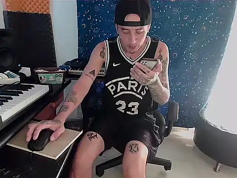 Snapshot of patrik_tattoo_ chatting on February 1, 8:26 pm patrik tattoo online show from February 1, 8:26 pm