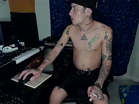 Snapshot of patrik_tattoo_ chatting on February 2, 8:46 am patrik tattoo online show from February 2, 8:46 am