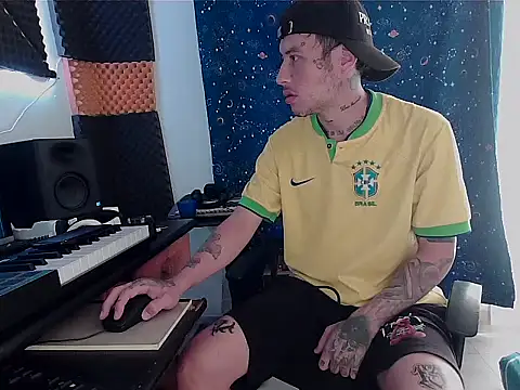 Snapshot of patrik_tattoo_ chatting on February 9, 6:26 pm patrik tattoo online show from February 9, 6:26 pm