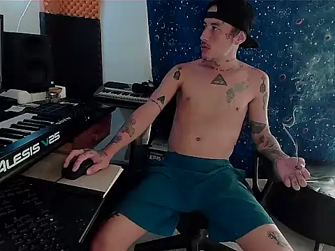 Snapshot of patrik_tattoo_ chatting on March 12, 4:02 pm patrik tattoo online show from March 12, 4:02 pm