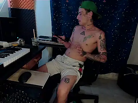 Snapshot of patrik_tattoo_ chatting on March 23, 1:53 am patrik tattoo online show from March 23, 1:53 am