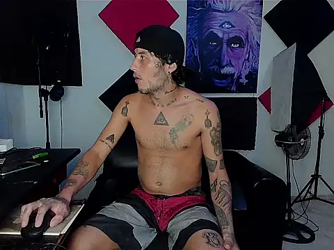 Snapshot of patrik_tattoo_ chatting on September 24, 3:21 am patrik tattoo online show from September 24, 3:21 am