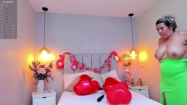 Snapshot of tutu_milf chatting on February 17, 7:10 pm tutu milf online show from February 17, 7:10 pm