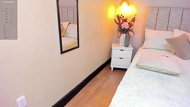 Snapshot of tutu_milf chatting on March 4, 7:11 pm tutu milf online show from March 4, 7:11 pm