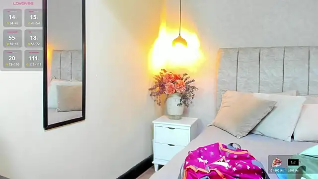 Snapshot of tutu_milf chatting on October 24, 7:10 pm tutu milf online show from October 24, 7:10 pm