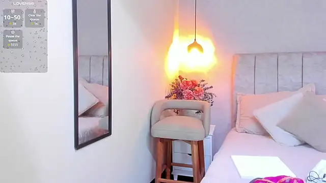 Snapshot of tutu_milf chatting on November 7, 7:14 pm tutu milf online show from November 7, 7:14 pm