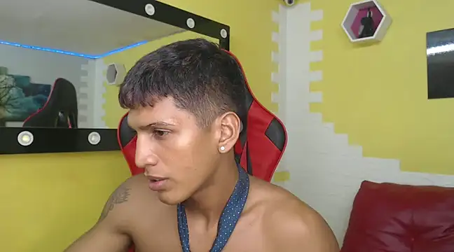 mau elixxx online show from December 18, 5:37 am