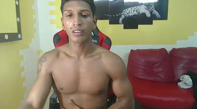 mau elixxx online show from December 23, 8:11 am