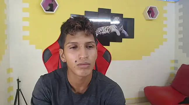 mau elixxx online show from January 9, 7:10 am