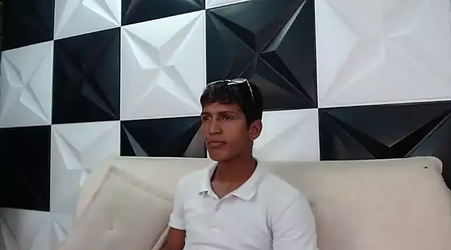 mau elixxx online show from February 1, 7:34 pm