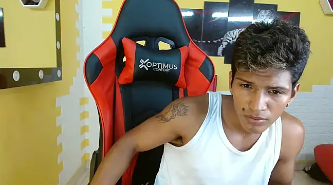 mau elixxx online show from February 5, 10:19 am