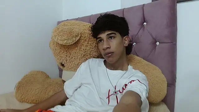 Snapshot of hares_mds chatting on March 4, 12:44 pm hares mds online show from March 4, 12:44 pm