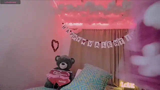 Snapshot of Lauu_G chatting on January 29, 3:01 am Lauu G online show from January 29, 3:01 am