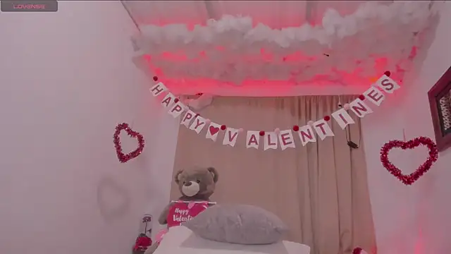 Snapshot of Lauu_G chatting on February 4, 2:07 am Lauu G online show from February 4, 2:07 am