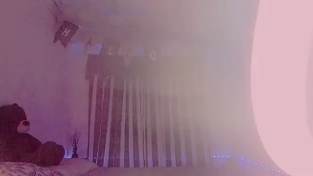 Snapshot of Lauu_G chatting on October 12, 3:05 am Lauu G online show from October 12, 3:05 am