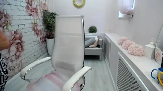 Snapshot of Cutie_Asya chatting on July 14, 4:39 am Cutie Asya online show from July 14, 4:39 am