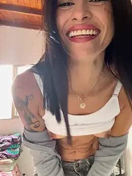 emilie xx  online show from April 13, 5:40 pm