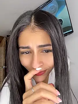 Snapshot of emilie_xx_ chatting on June 3, 2:19 pm emilie xx online show from June 3, 2:19 pm
