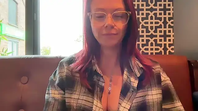 Snapshot of MelodyRoseUk chatting on October 30, 12:17 pm MelodyRoseUk online show from October 30, 12:17 pm