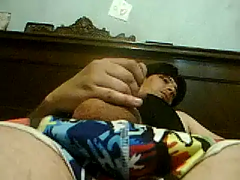 Snapshot of frank32love chatting on February 9, 1:00 am frank32love online show from February 9, 1:00 am