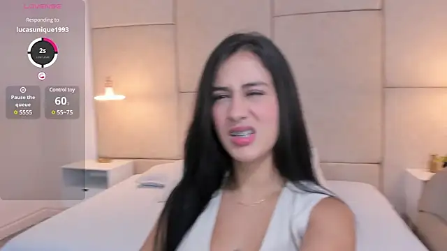 Snapshot of Amiirra_ chatting on January 4, 7:55 pm Amiirra online show from January 4, 7:55 pm