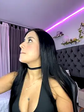 Snapshot of Amiirra_ chatting on October 29, 10:55 pm Amiirra online show from October 29, 10:55 pm