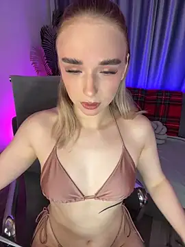 Snapshot of Eva_Millss chatting on December 20, 1:11 pm Eva Millss online show from December 20, 1:11 pm