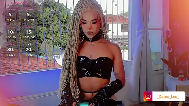 DanniLee  online show from September 26, 10:25 pm