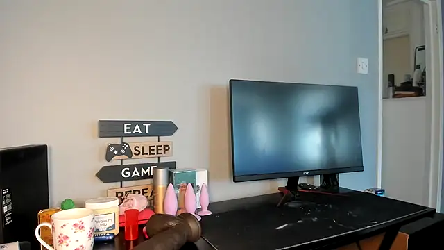 ENGLISHEMILY 69 online show from March 8, 10:43 am