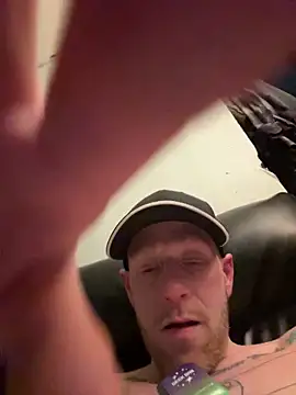 Snapshot of Daddyking6989 chatting on January 29, 6:43 am Daddyking6989 online show from January 29, 6:43 am