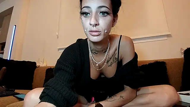 Snapshot of mrs_skinny_goddess chatting on November 8, 6:51 pm mrs skinny goddess online show from November 8, 6:51 pm