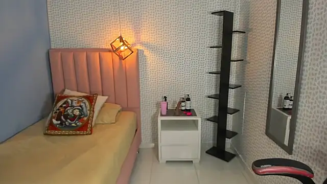 Snapshot of DENISERICHARD2 chatting on November 26, 2:56 am DENISERICHARD2 online show from November 26, 2:56 am