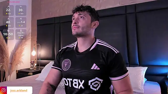 JossAckland online show from November 23, 7:24 pm