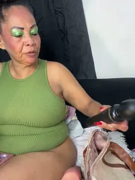 Snapshot of chiquimaturesexy chatting on January 31, 9:13 pm chiquimaturesexy online show from January 31, 9:13 pm