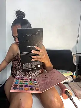 Snapshot of chiquimaturesexy chatting on February 19, 9:33 pm chiquimaturesexy online show from February 19, 9:33 pm