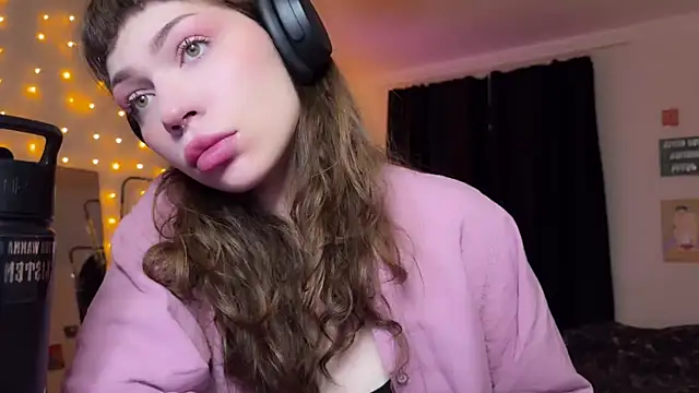 Snapshot of PaulaPratt chatting on December 2, 5:59 am PaulaPratt online show from December 2, 5:59 am