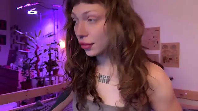 Snapshot of PaulaPratt chatting on October 4, 5:38 am PaulaPratt online show from October 4, 5:38 am