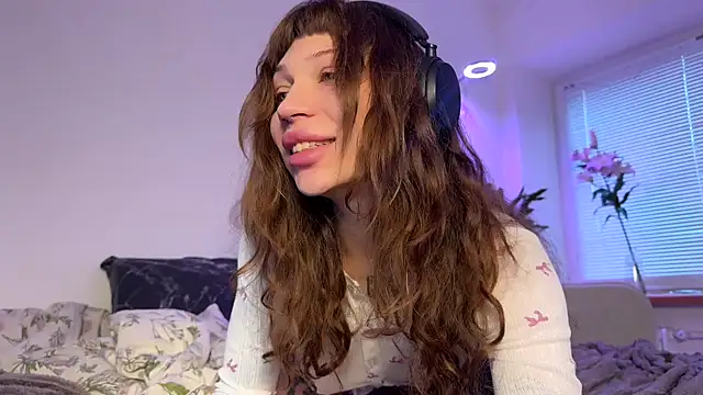 Snapshot of PaulaPratt chatting on December 3, 10:57 am PaulaPratt online show from December 3, 10:57 am