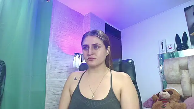 dakota Robbins  online show from November 20, 9:14 pm