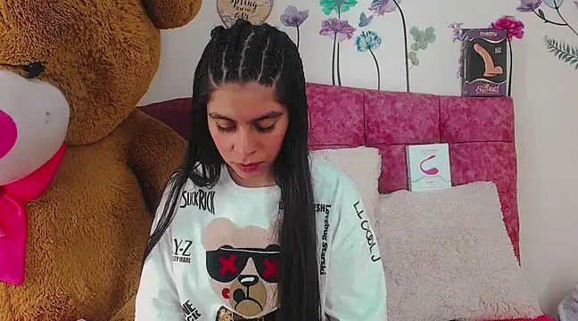 Madisson Ivanova online show from December 20, 5:47 am