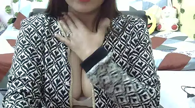 Snapshot of Bold_Pooja chatting on January 17, 10:33 am Bold Pooja online show from January 17, 10:33 am