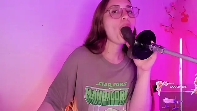 centaurigirl online show from September 30, 3:55 am